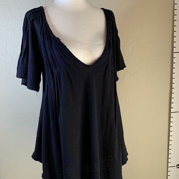 FREE People extra small black V-neck short sleeve top pleated front at bodice - Picture 11 of 14